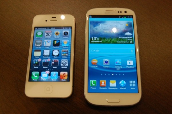 white-iphone-5-samsung-s-iii