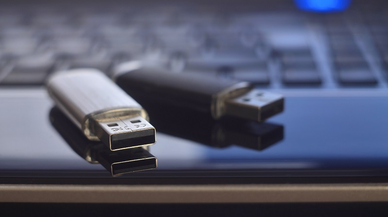 Ελέγξτε τις συσκευές USB σας για επικίνδυνο Firmware