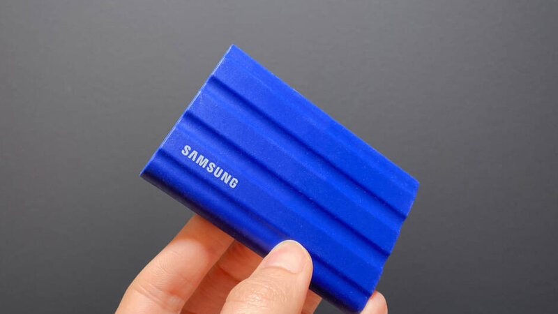 Samsung: Ο νέος T7 Shield SSD μπορεί να αντέξει πτώση 10 ποδιών