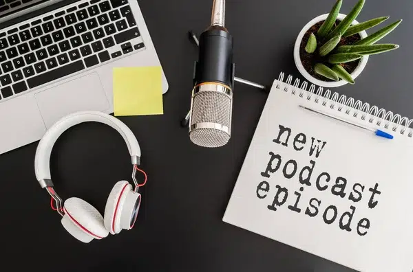 Τι είναι Podcast και πώς θα δημιουργήσετε τo δικά σας;
