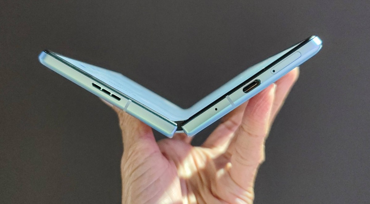 Microsoft foldable smartphone Surface Duo 3